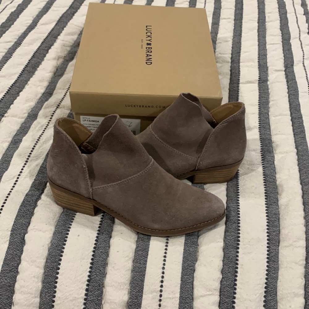 Lucky Brand suede booties size 8.5.